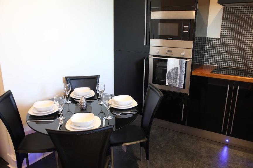 Prime 2 Bedroom City Centre Apt 阿伯丁 外观 照片